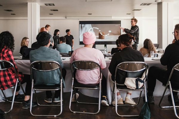 What Are Innovative Strategies for Transforming UK Business Management?